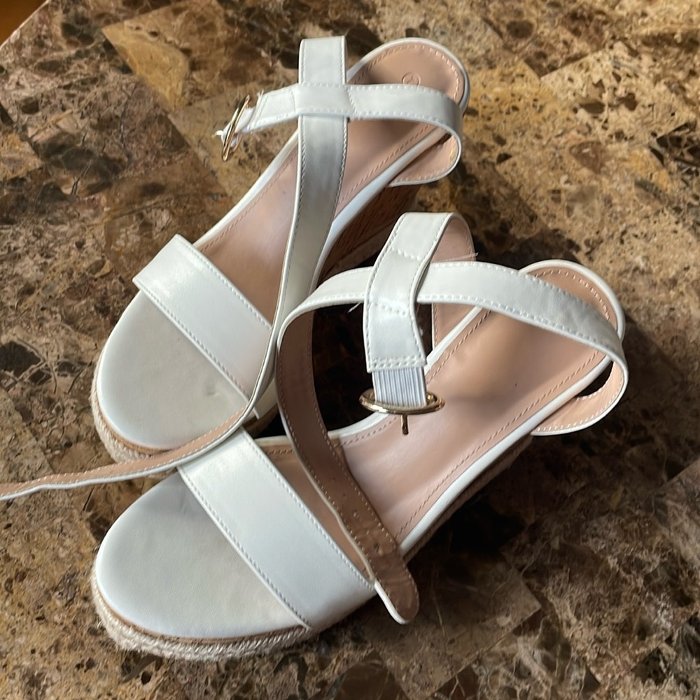 Adorable perfect for summer white espadrilles!